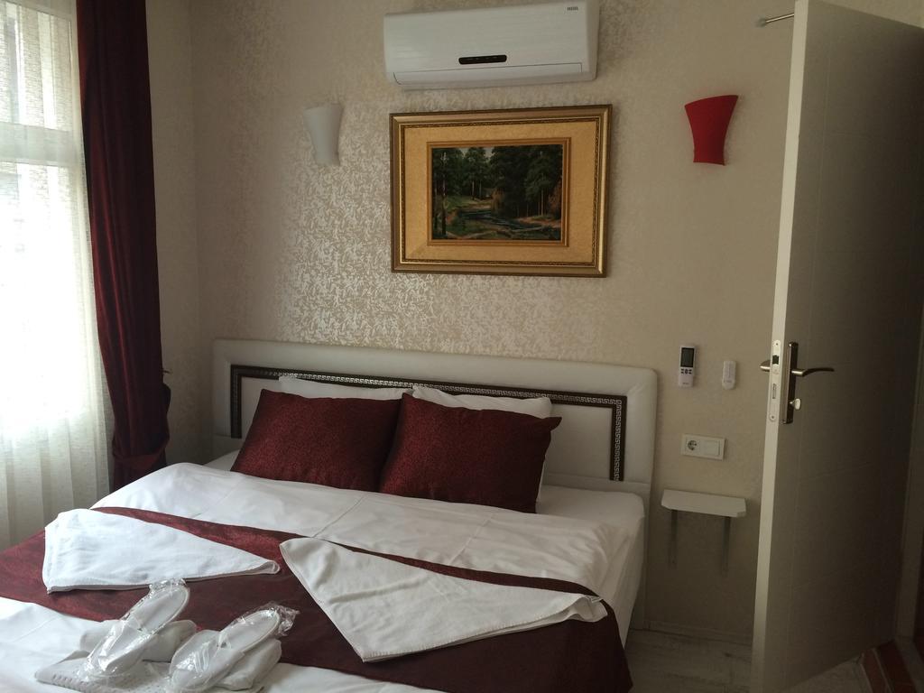 Taksim Brand Suite Istanbul Room photo